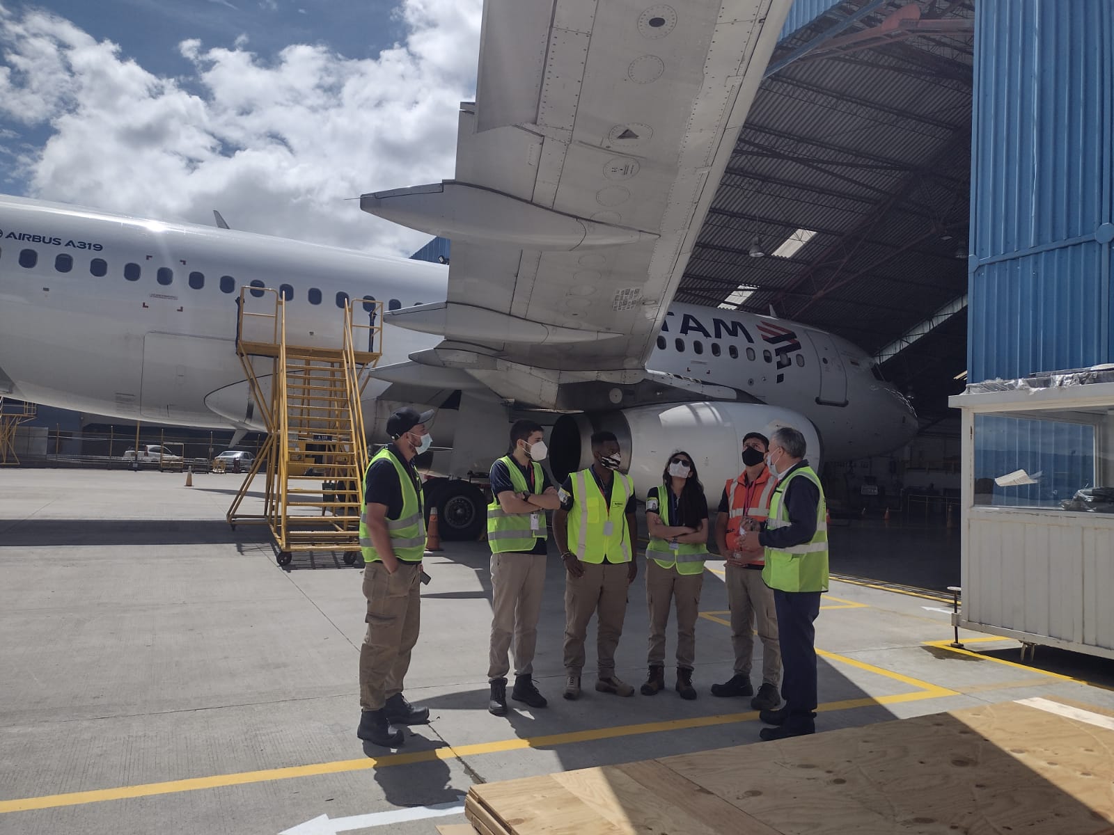 Visita técnica a los talleres de la aerolínea LATAM.