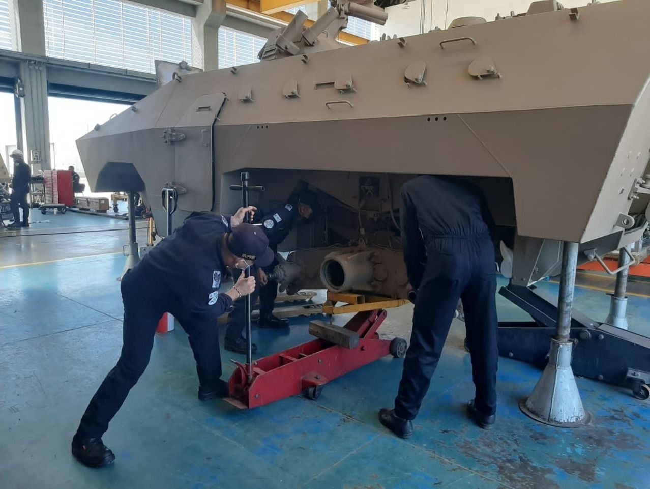 FORTALECIMIENTO PLATAFORMA 6X6  VEHÍCULO URUTU T822135 GMRON