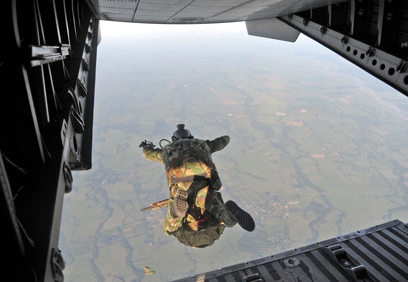 Salto Militar en Caída Libre