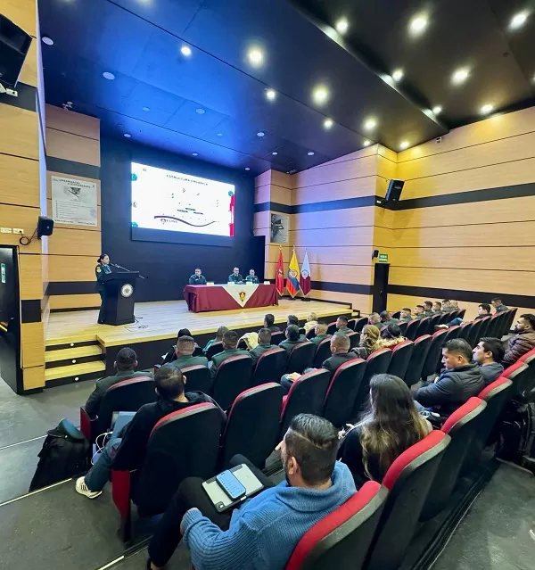 Escuela de Ingenieros Militares da la bienvenida a los nuevos estudiantes de posgrado 2025-1
