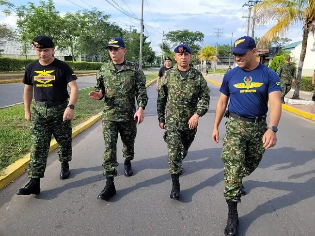 Comandante de CEDOC llegal CENAEpara saludar a su personal  acantonado