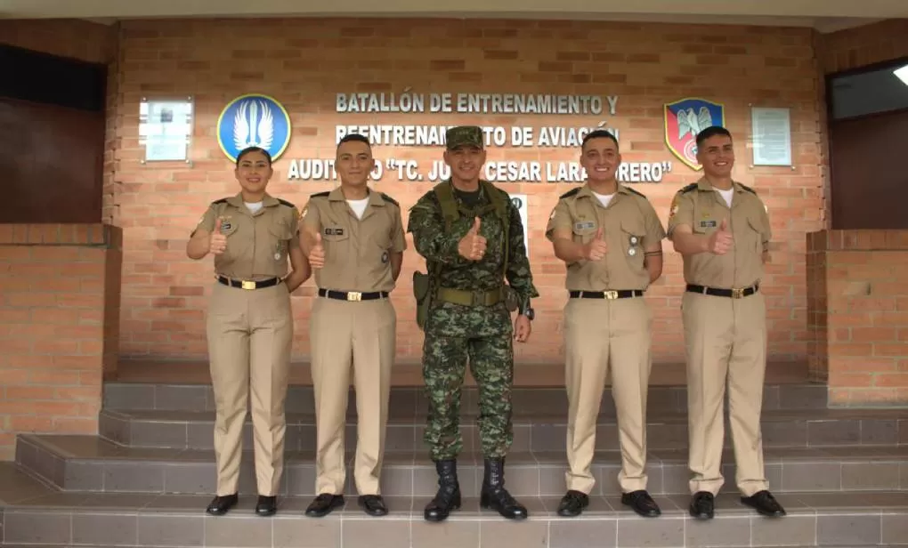 Ejército Nacional graduó oficiales del primer curso piloto básico de helicóptero, en Tolemaida