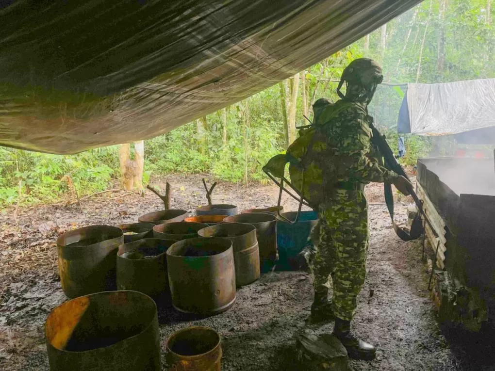 Ejército Nacional impide producción de 15 toneladas de cocaína con el hallazgo de más de 7000 kilos de permanganato de potasio