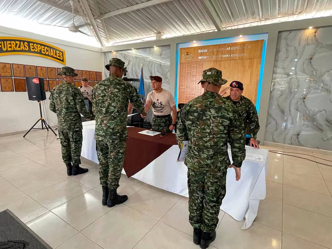 Socorristas militares una fortaleza en el área de operaciones militares