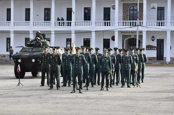 Flag presentation ceremony at the Cavalry School