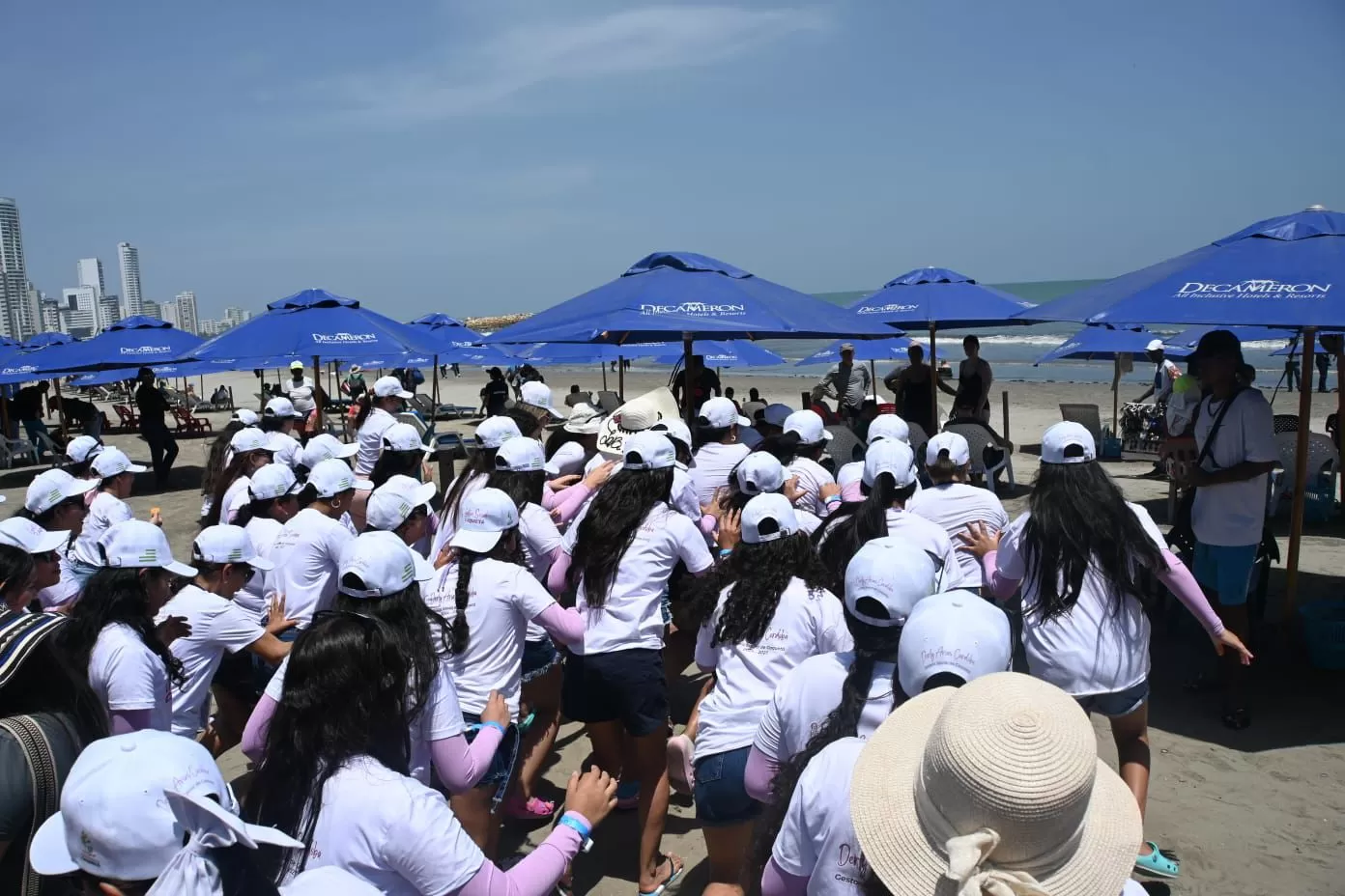 Un viaje al mar, un sueño cumplido: las niñas del Caquetá viven una experiencia inolvidable con el acompañamiento del Ejército Nacional y la Gobernación del Caquetá