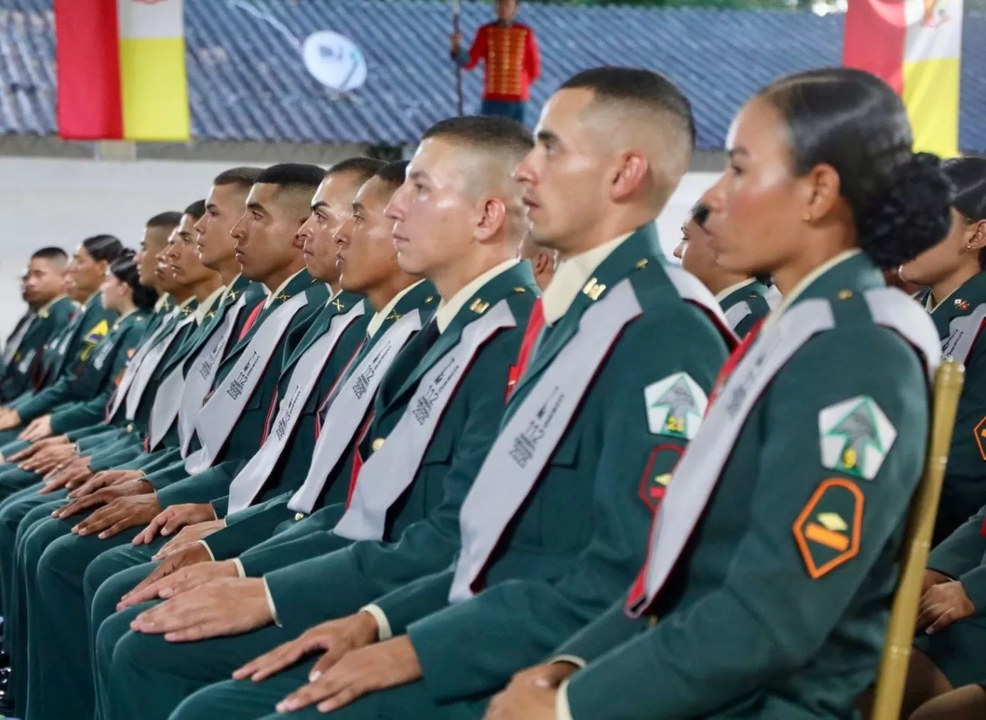 Ejército Nacional graduó a 392 suboficiales con doble titulación tecnológica