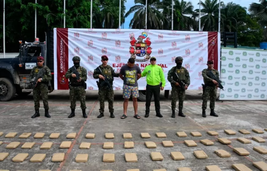 Ejército Nacional asesta contundente golpe al narcotráfico con la incautación de cerca de tres toneladas de marihuana en vías entre el Huila y Caquetá
