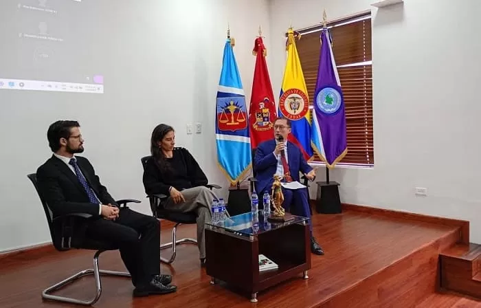 Research groups from the National Army and the Universidad Libre participate in international colloquium on human rights education