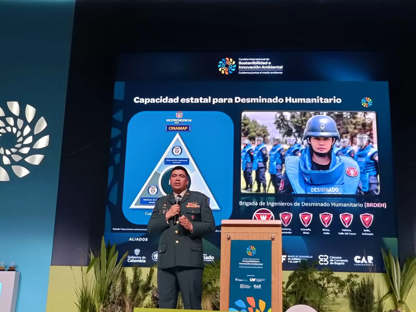 Ejército Nacional presenta avances en desminado humanitario y reforestación en Colombia