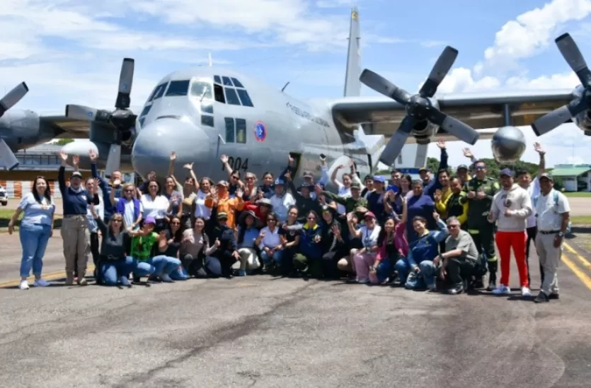 Mujeres líderes frente al fuego: Ejército Nacional fortalece sus capacidades en gestión del riesgo