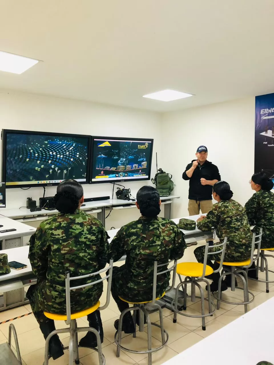 La Escuela de Comunicaciones Militares inaugura su primera Sala Interactiva de Comando y Control