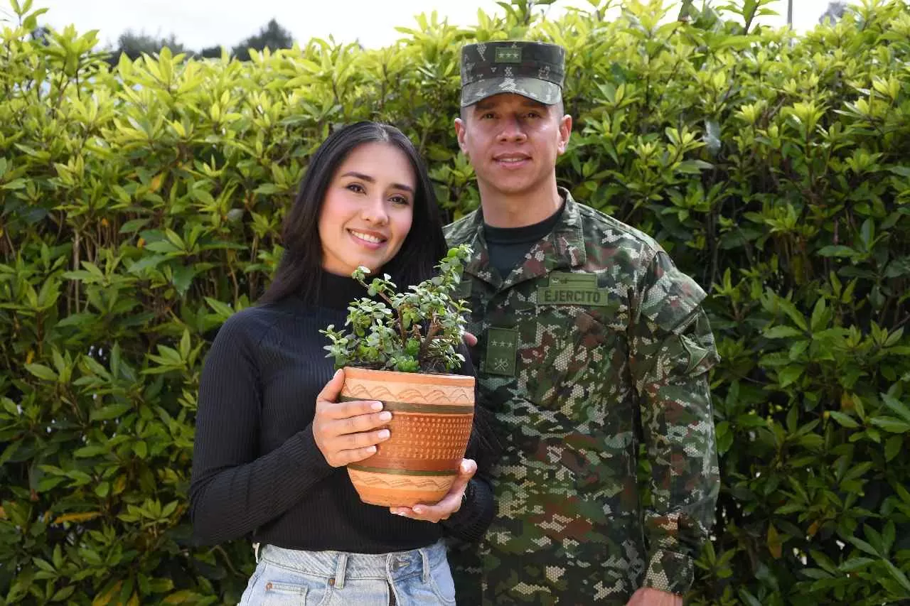La Escuela de Comunicaciones Militares impulsa jornada ambiental para sembrar vida en Facatativá