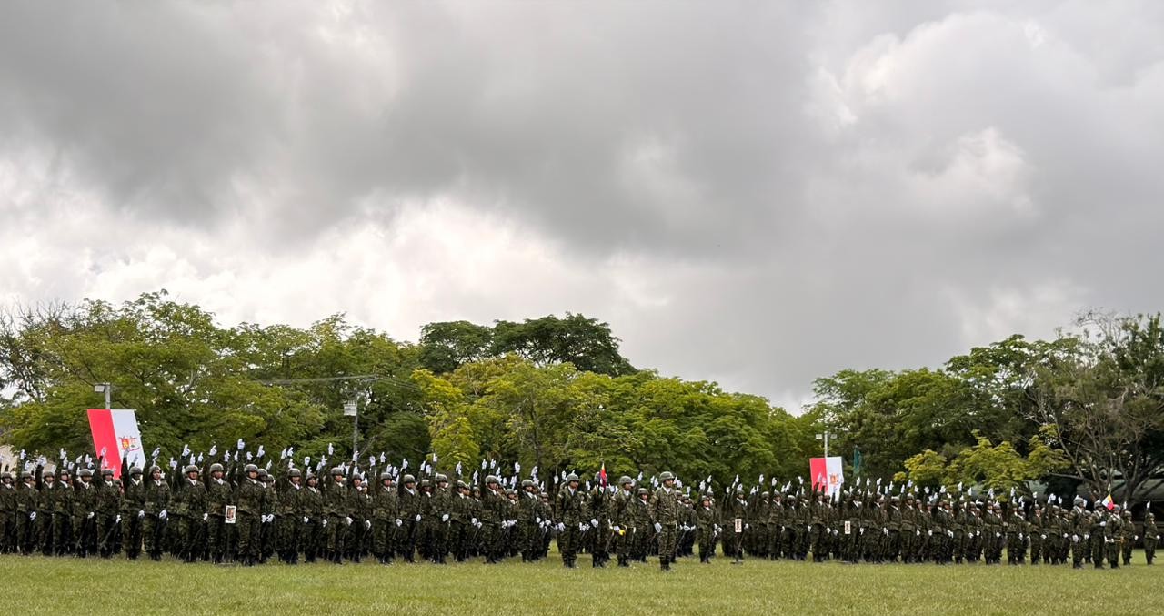 Futuros suboficiales del Ejército Nacional recibieron las Armas del Estado