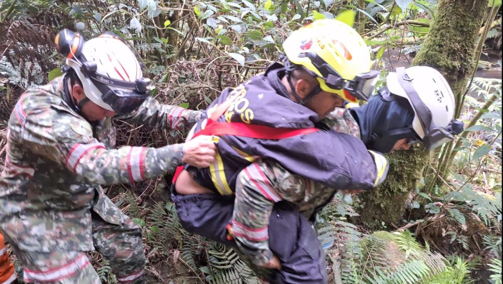 Operación conjunta e interinstitucional logra rescate de extranjero perdido en los cerros orientales