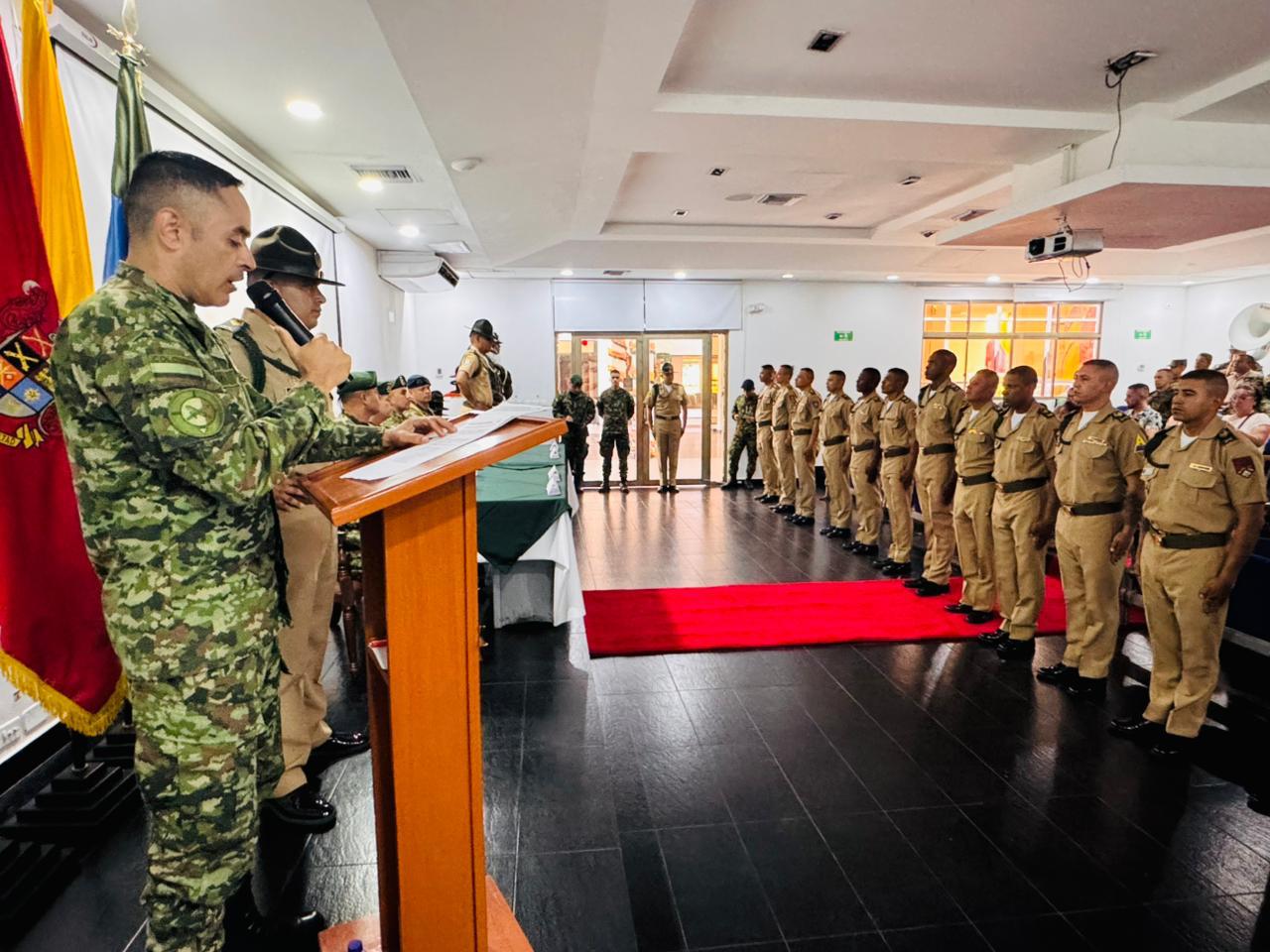 Suboficial Instructor líder, cortesía militar de máxima exigencia