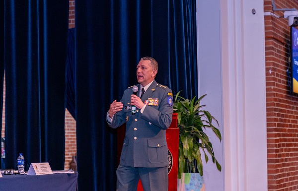 Ejército Nacional y Universidad Militar lanzan primera cartilla de entrenamiento contra minería ilegal