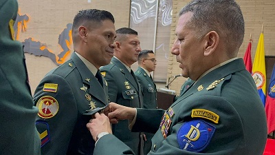 Reconocimiento al valor y la dedicación: 79 nuevos distintivos de Profesor Militar en el Ejército Nacional