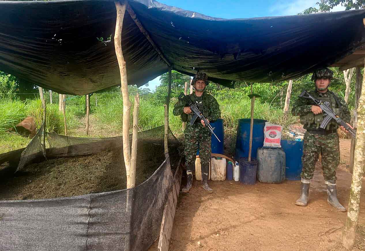 Ejército Nacional neutralizó 13 laboratorios para el procesamiento de pasta base de coca de la Estructura Comandos de Frontera en Putumayo