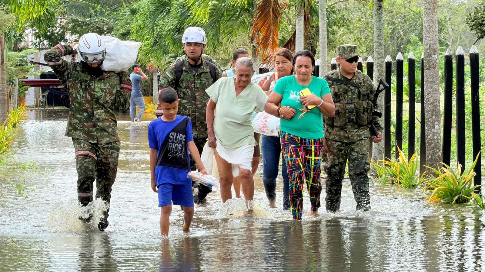 Ingenieros Militares avanzan en las labores de protección y evacuación, tras emergencia invernal en varias zonas del país
