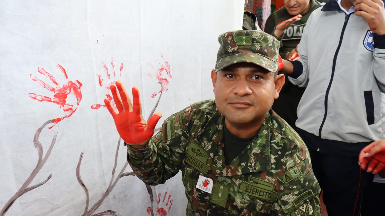 El Ejército Nacional apoyó jornada simbólica del día de las Manos Rojas en Popayán