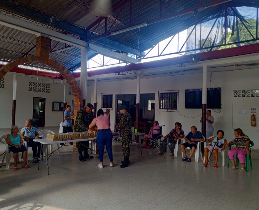 Jornada de bienestar para los adultos mayores del hogar Guillermo Greiffestein