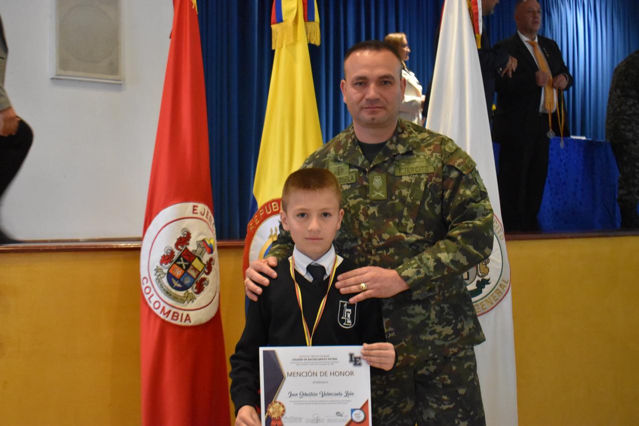 Los Liceos del Ejército Nacional reconocen la excelencia académica de 231 estudiantes en todo el país