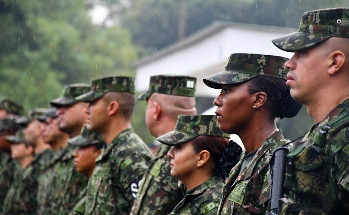 Mujeres militares de la Cuarta División: liderazgo, disciplina y compromiso al servicio de Colombia