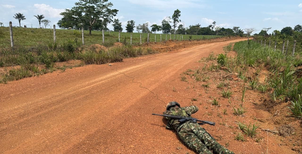 Tropas del Ejército Nacional destruyeron explosivos abandonados en el Guaviare y protegen a la población civil