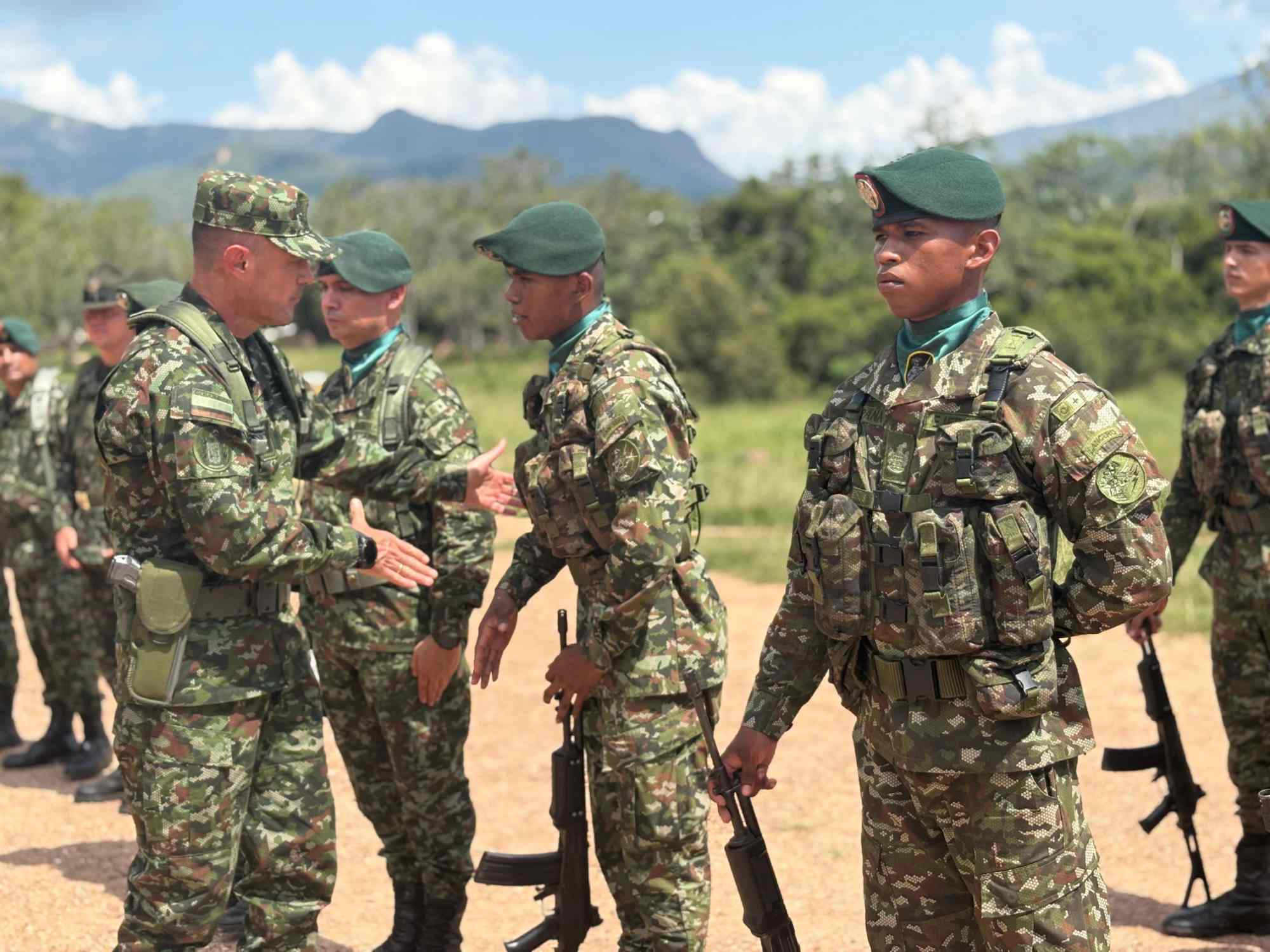 Comandante del Ejército Nacional visitó la Escuela Militar de Soldados Profesionales para exaltar el coraje y la disciplina