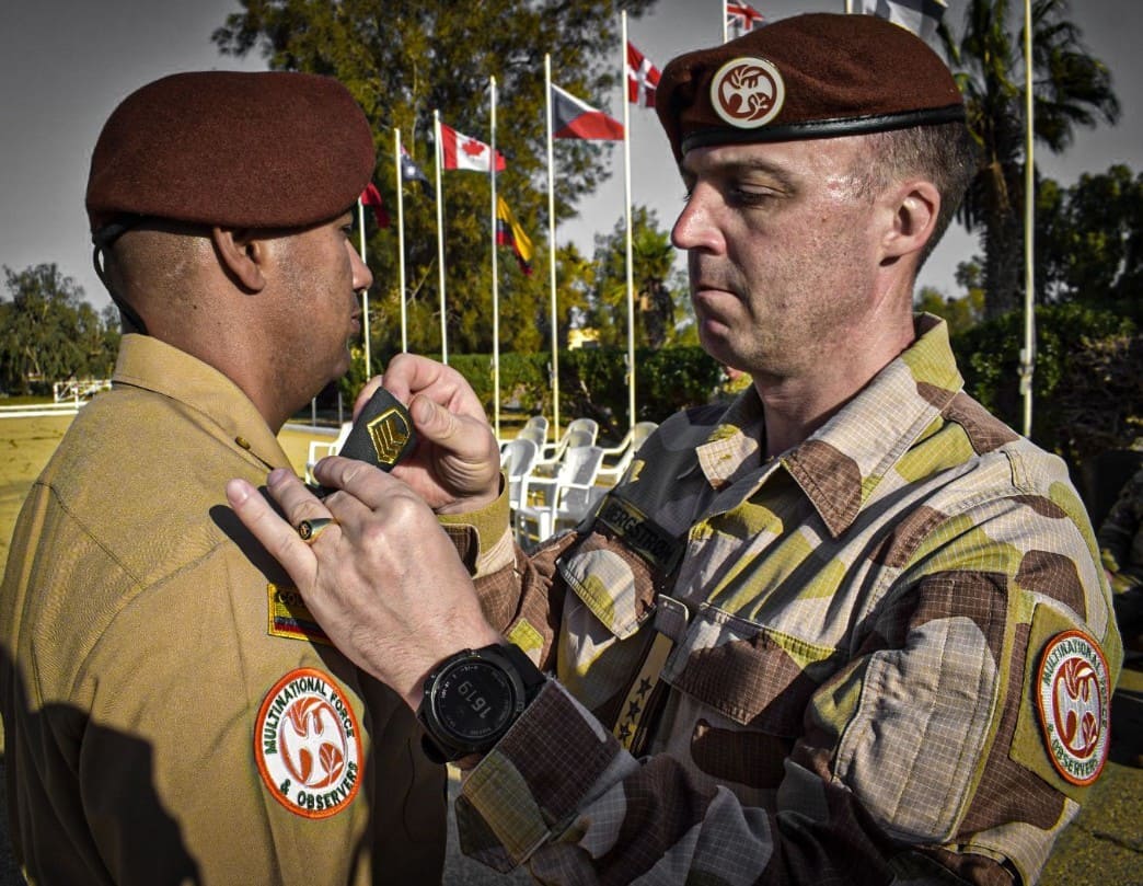 Suboficiales del Ejército Nacional ascienden en el Sinaí y reafirman su compromiso con Colombia