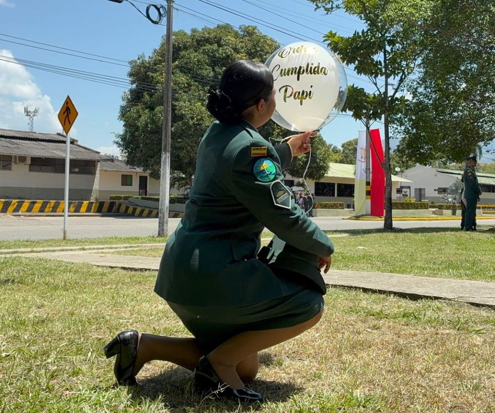“Orden cumplida, papi”, la promesa que la cabo Vera del Ejército Nacional cumplió en honor a su padre