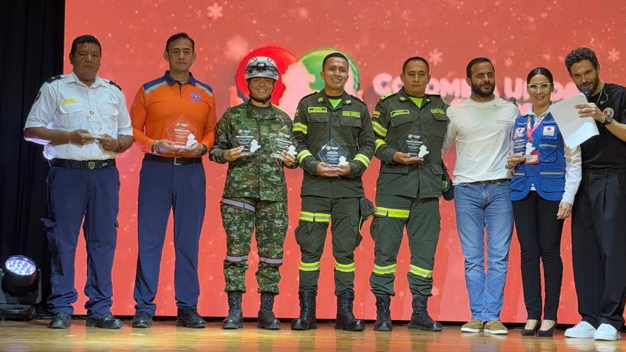 Córdoba hace reconocimiento especial al Ejército Nacional por su labor en medio de las inundaciones