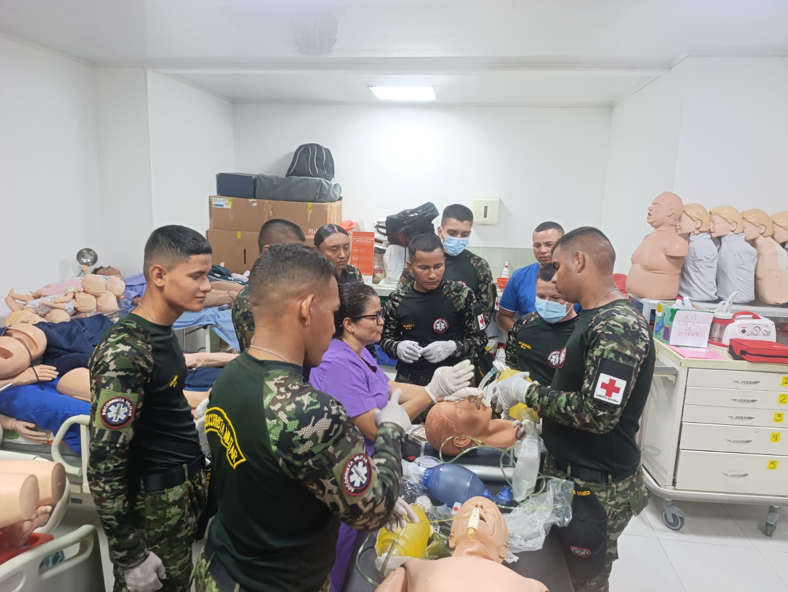 48 militares se capacitan como socorristas militares para brindar ayuda humanitaria en lugares apartados de la Orinoquía colombiana