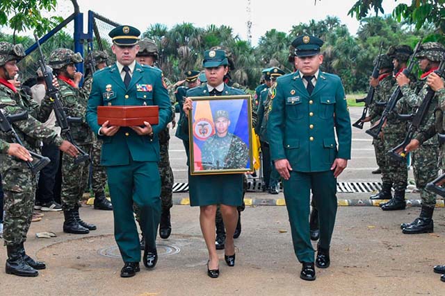Ejército Nacional rindió honores al soldado profesional Darwin Arnoldo Gómez Gutiérrez en Mitú, Vaupés