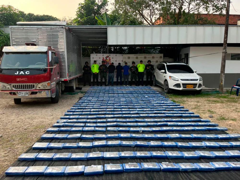 Ejército Nacional y Policía Nacional asestan contundente golpe al narcotráfico en Arauca: 500 kg de cocaína incautados