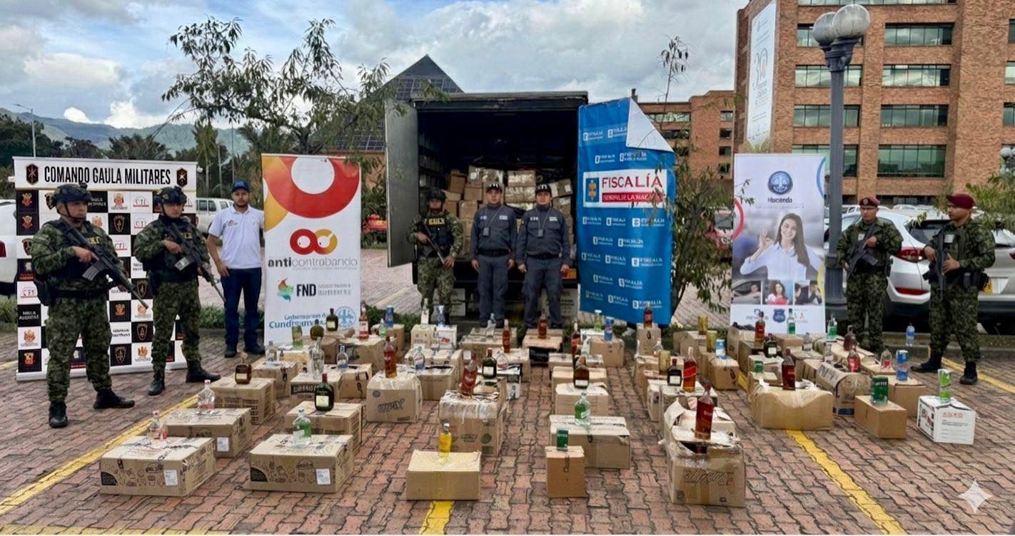 Ejército Nacional y Gobernación de Cundinamarca golpean estructuras dedicadas al contrabando y adulteración de licor en Bogotá