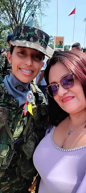 Heroínas de uniforme: madres de la Cuarta División, entre la dedicación por sus familias y el servicio a Colombia