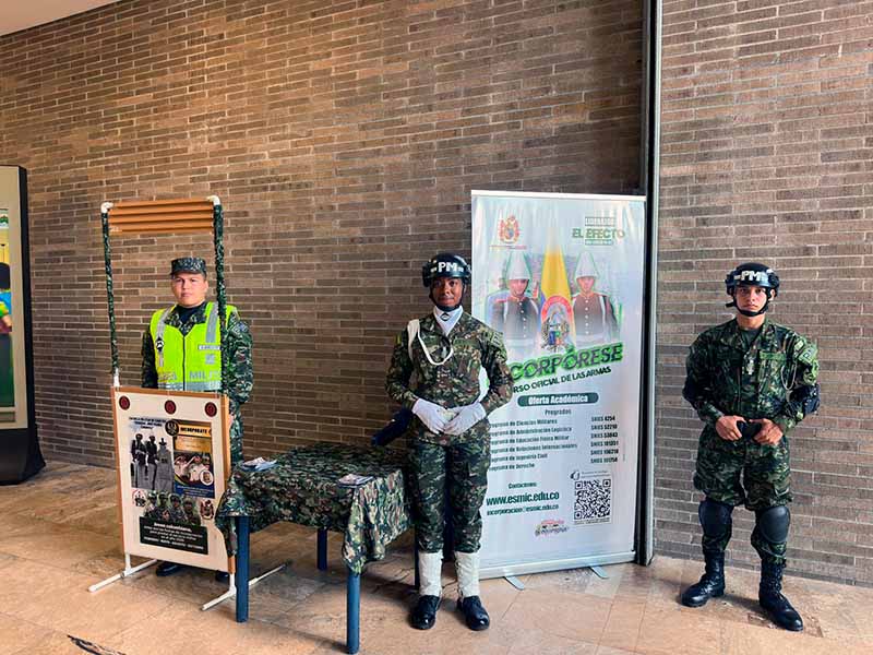 Ejército Nacional instala puesto de información permanente en Villavicencio para orientar a la ciudadanía sobre procesos de incorporación