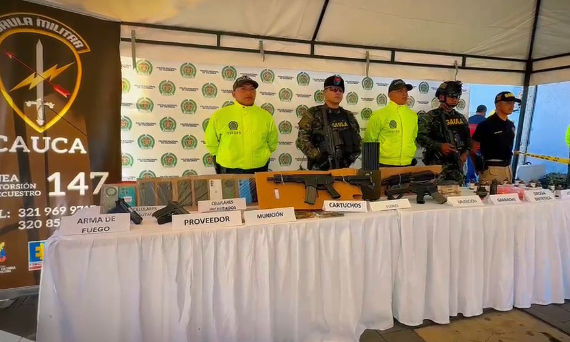 Ejército Nacional y Policía capturaron a tres presuntos integrantes de red de apoyo logístico del grupo residual Carlos Patiño en Popayán, Cauca