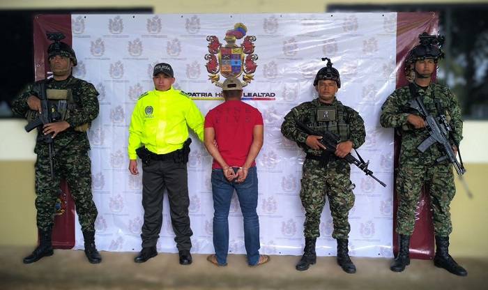 Army troops captured alias Cachetes, the alleged leader of a support network for the Jorge Suárez Briceño Bloc