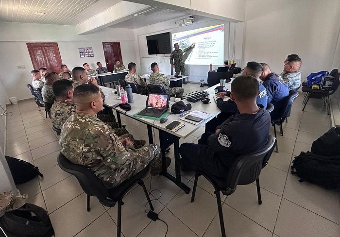 Communications School leads command and control training in Panama