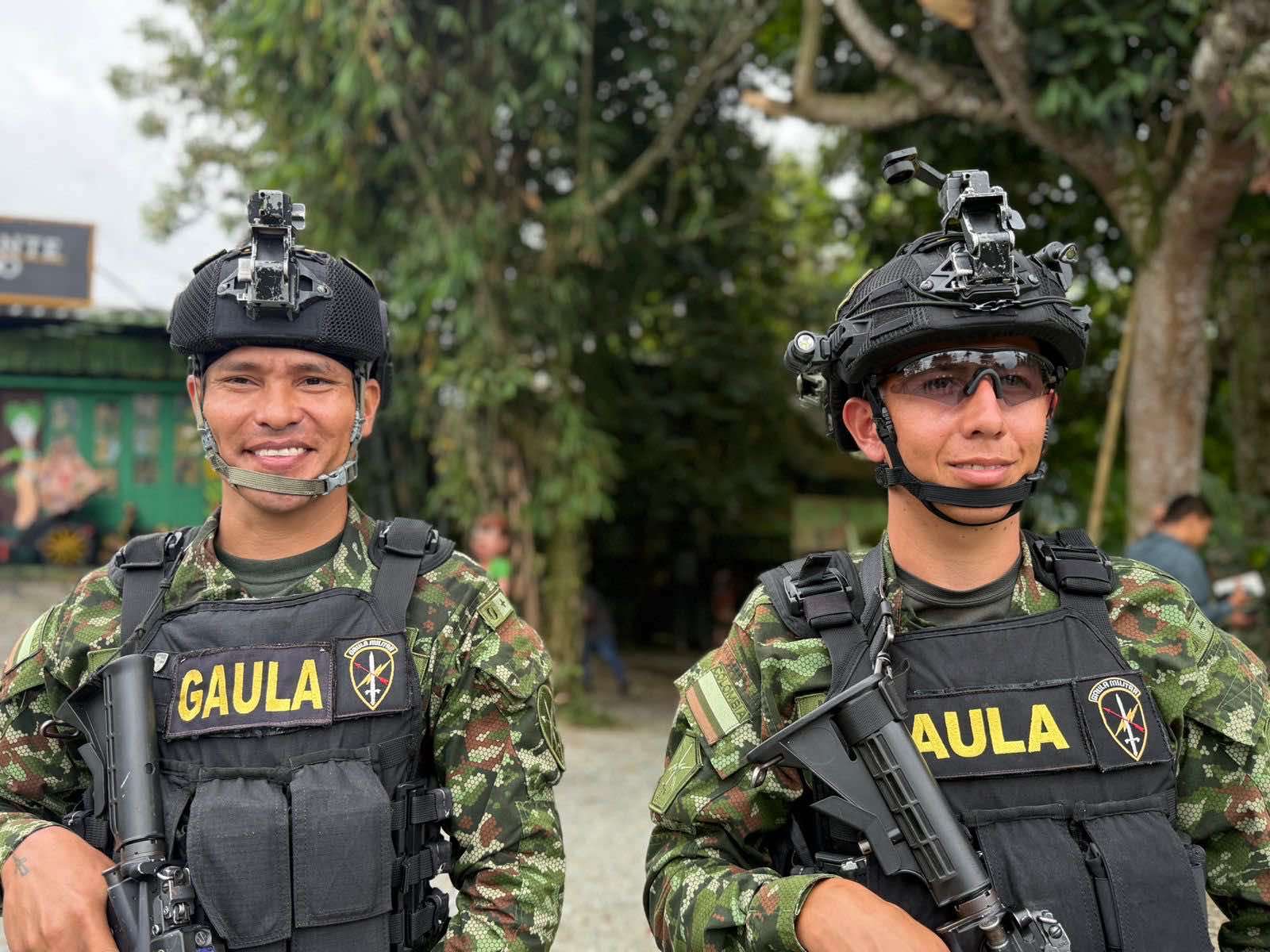 Más de 500 soldados garantizan seguridad en el retorno de viajeros durante el cierre del puente festivo en el centro del país