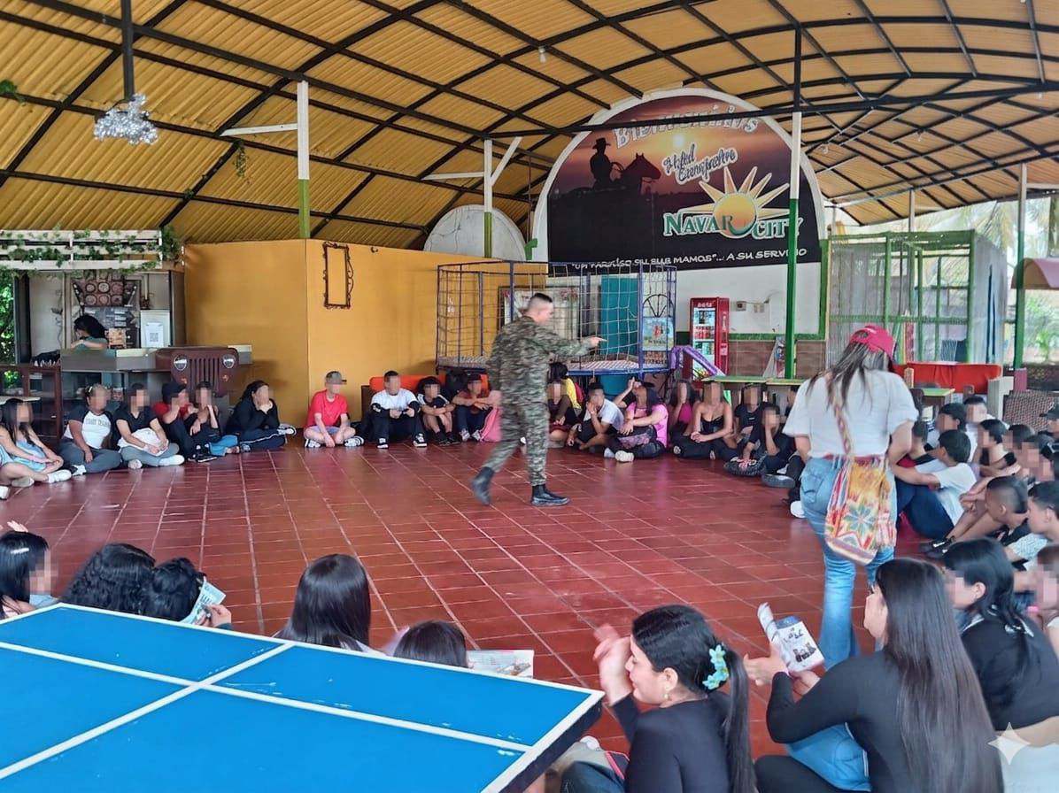 Ejército Nacional fortalece la orientación a estudiantes de grado 11 sobre incorporación y definición de la situación militar en Villavicencio, Meta.
