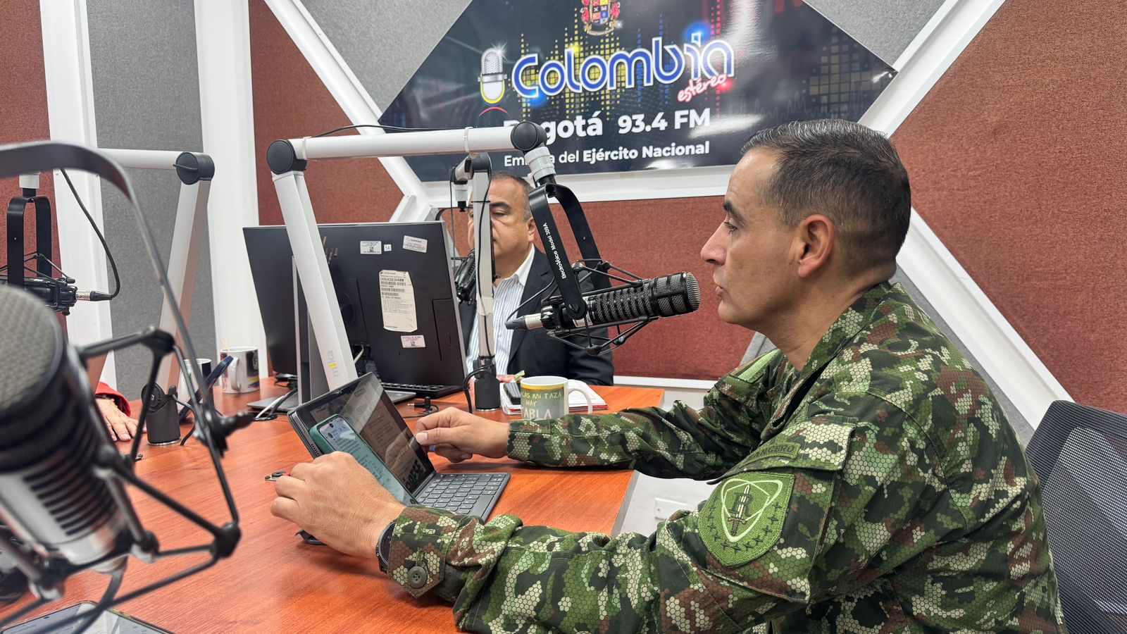 Maratón radial del Ejército Nacional motivó a jóvenes colombianos a servir a la patria