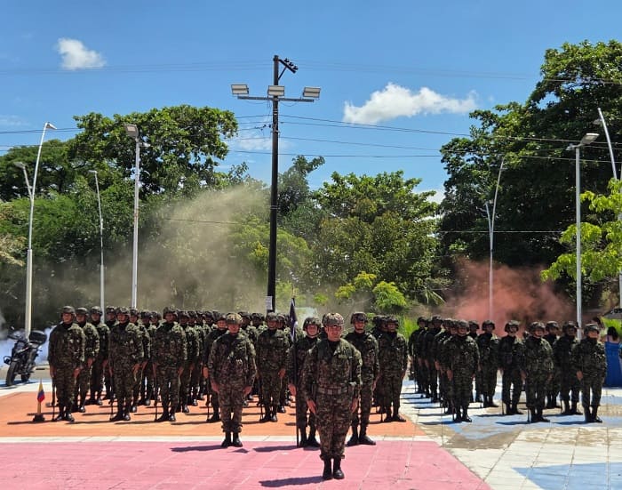 Por primera vez, 768 jóvenes juraron bandera en plazas públicas de Santander y el sur del Cesar