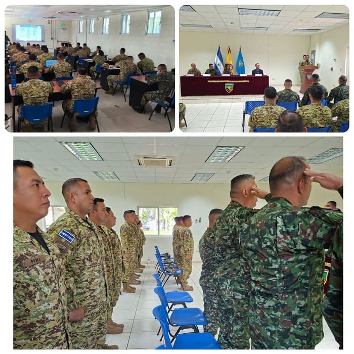 The Salvadoran Army hosts an academic delegation of Colombian military instructors