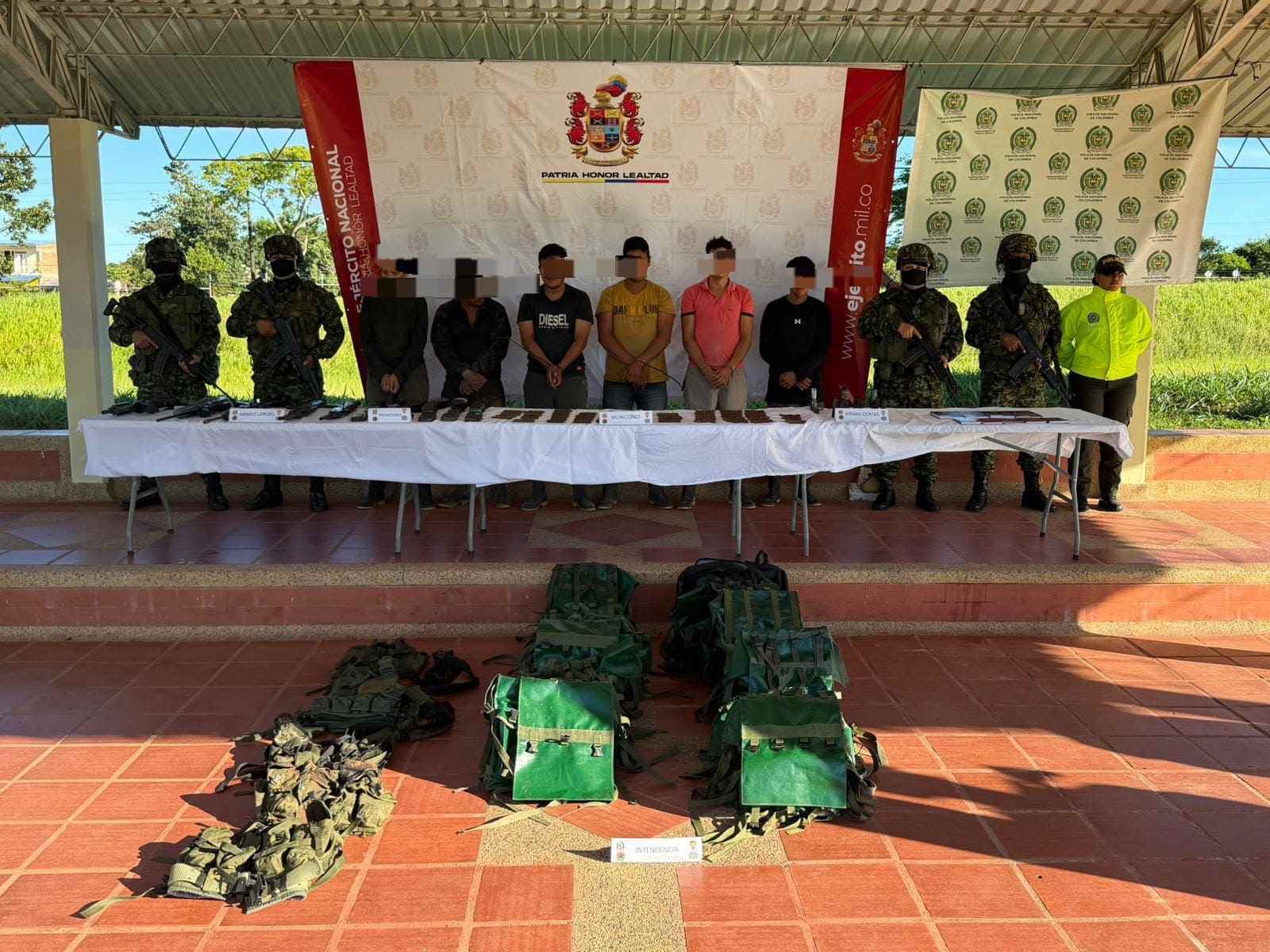 Blow to the ELN in Arauca: two suspects neutralized, six captured, and one minor rescued following an Army military operation