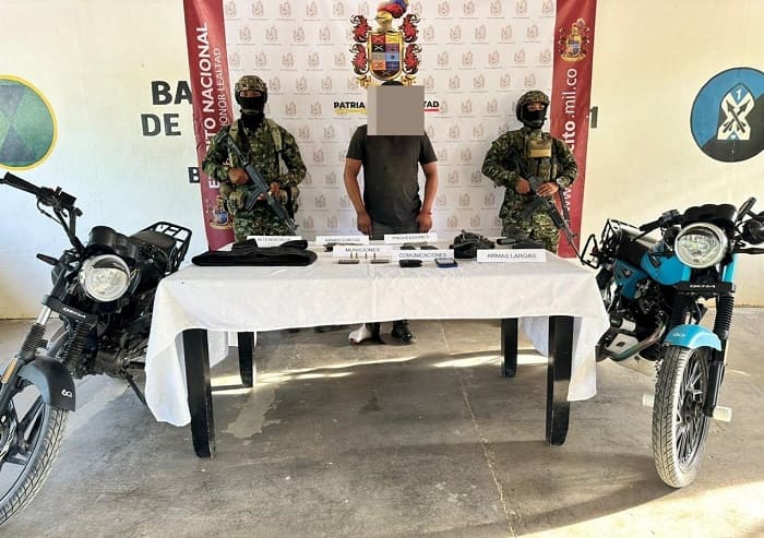 National Army captures two suspects and seizes weapons in La Guajira