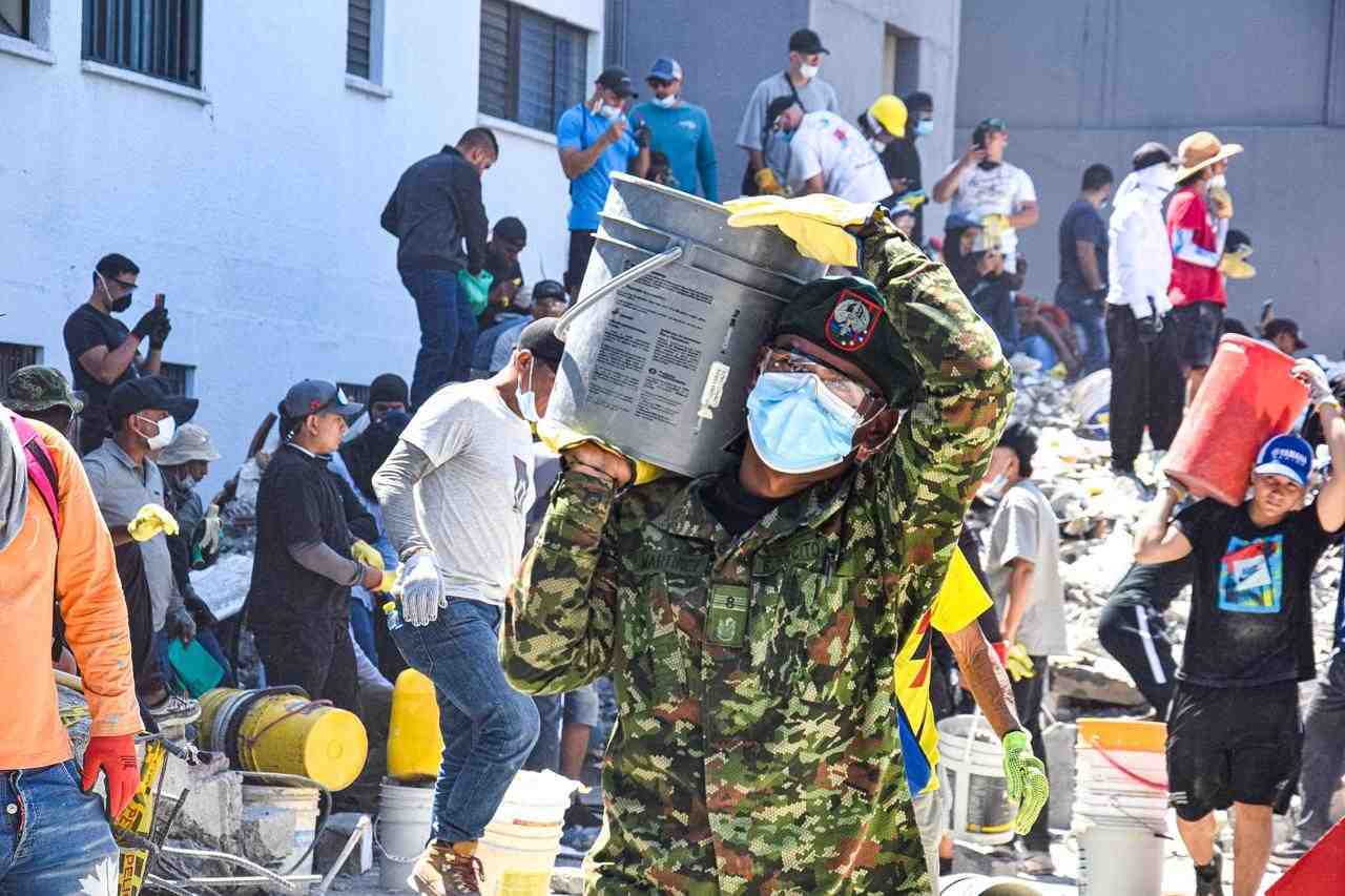 National Army supports the arrival and distribution of humanitarian aid in Cali following the emergency